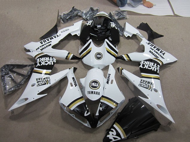 2004-2006 Black White Lucky Strike Yamaha YZF R1 Motorcyle Fairings UK Stores